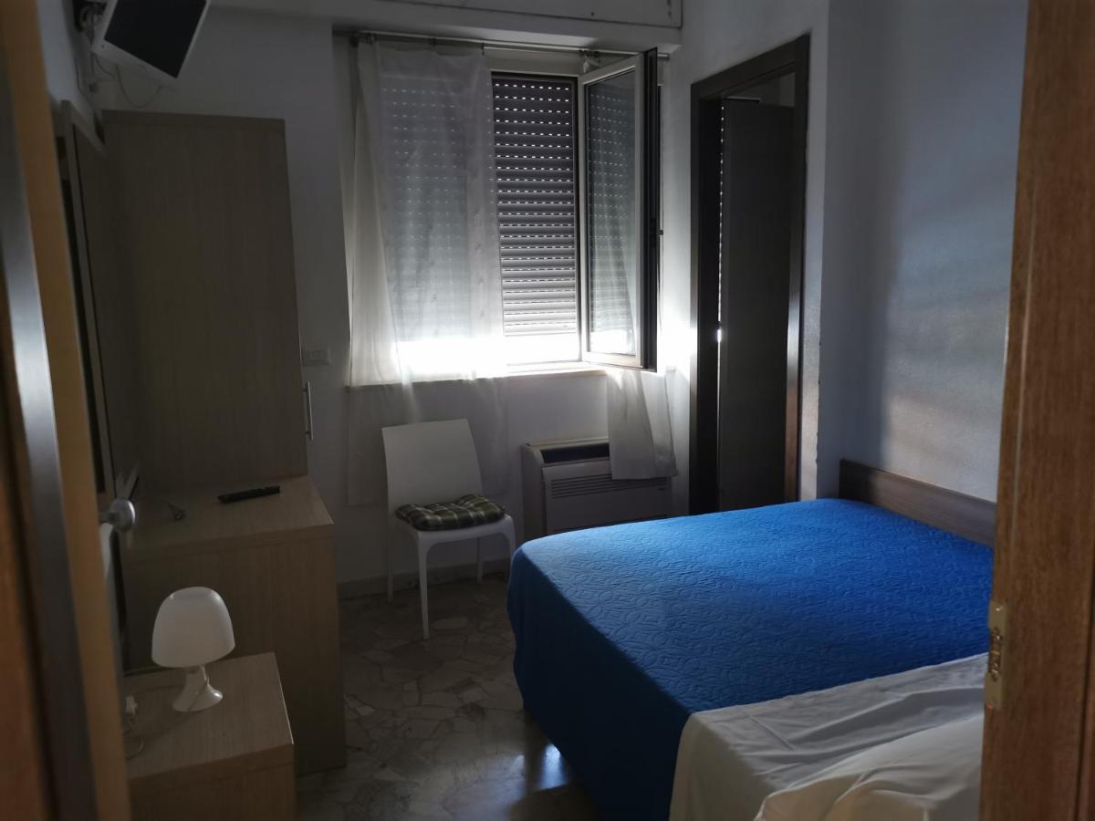 Hotel Bissi Мілан Номер фото