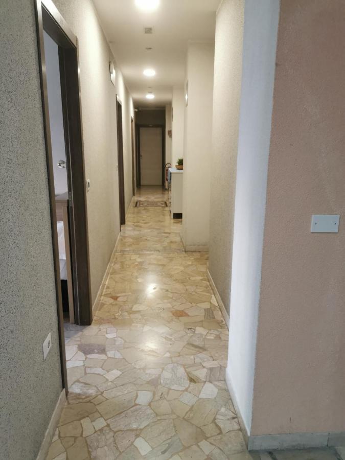 Hotel Bissi Мілан Екстер'єр фото