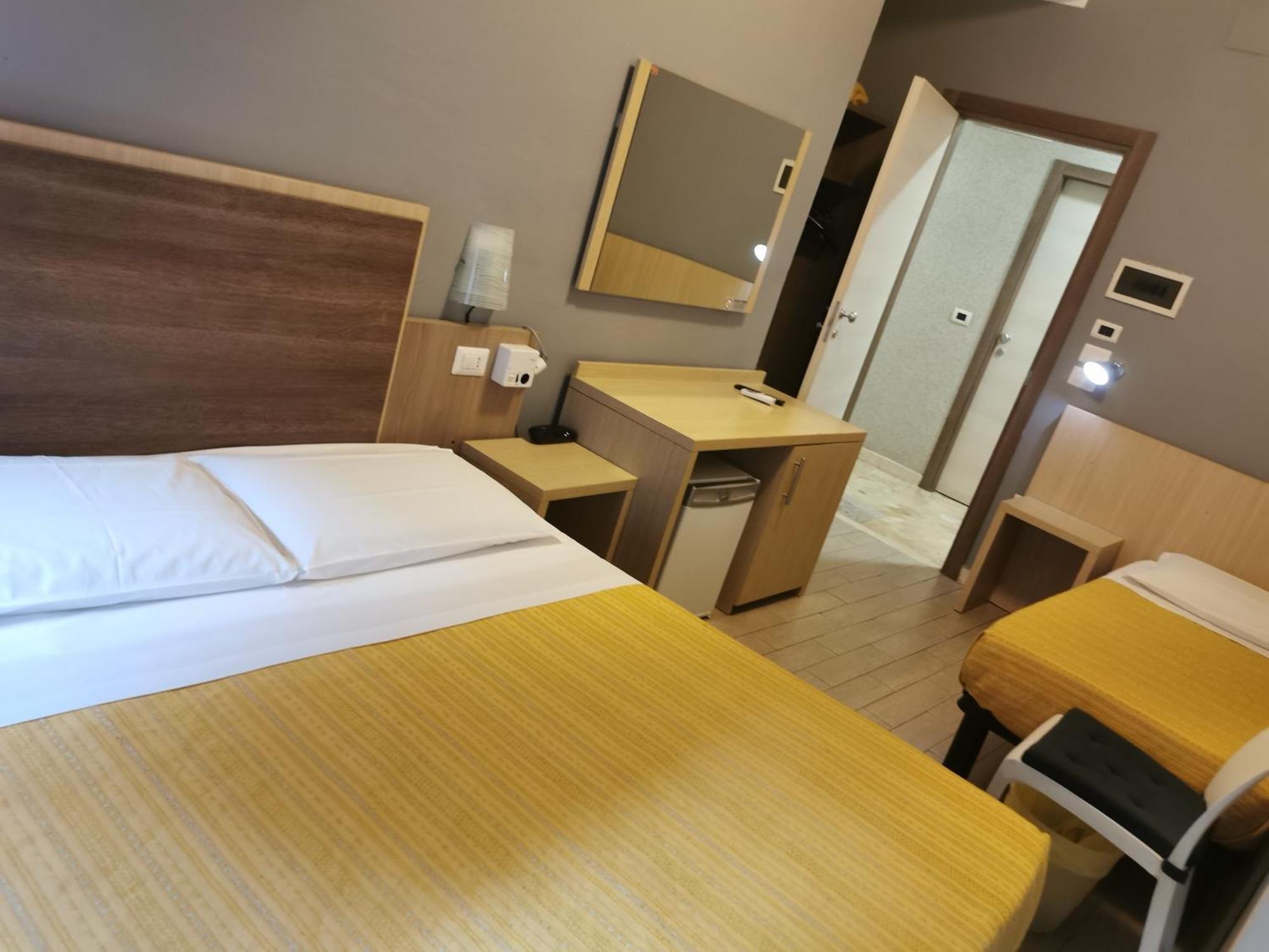 Hotel Bissi Мілан Номер фото