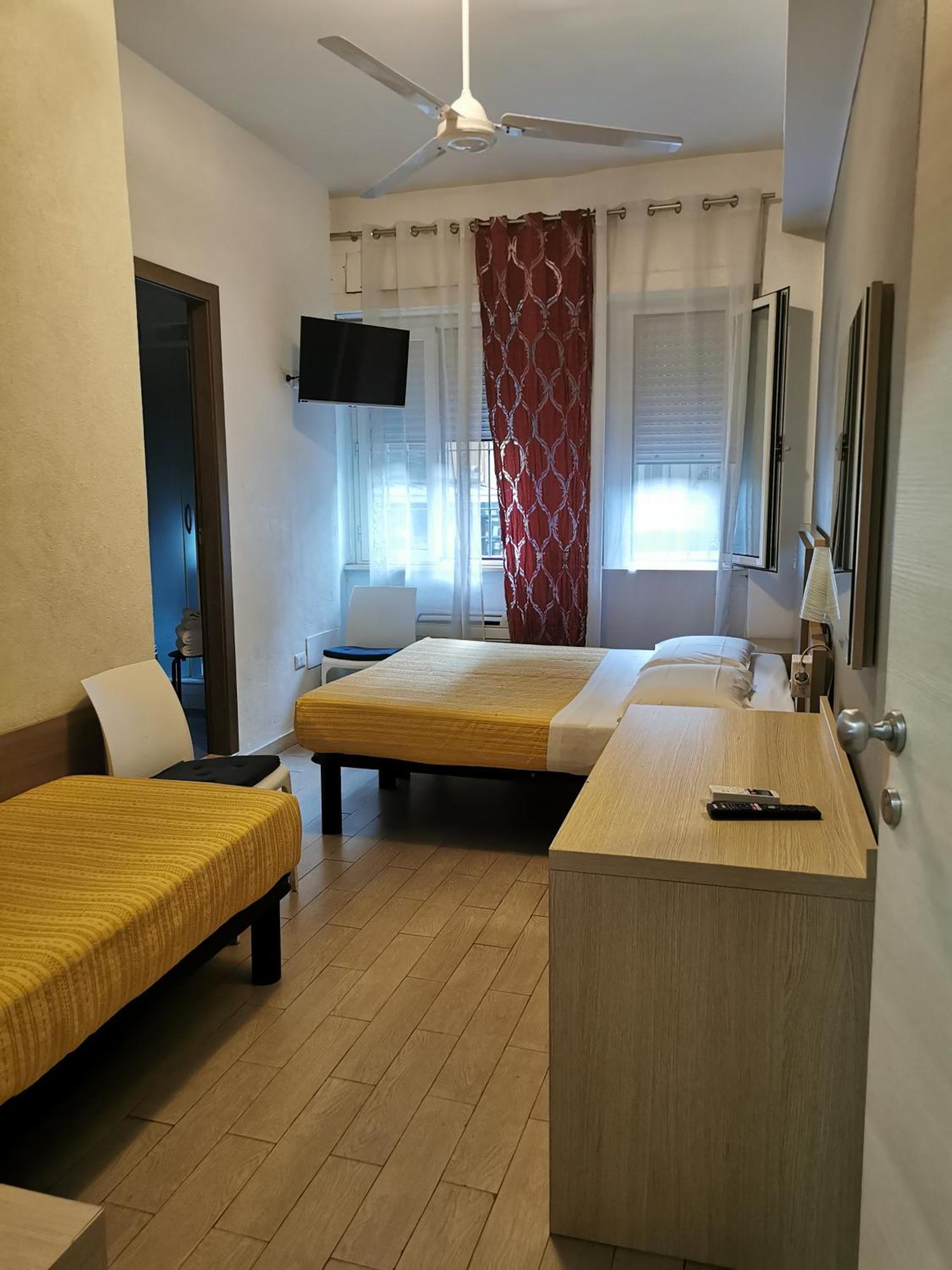 Hotel Bissi Мілан Номер фото