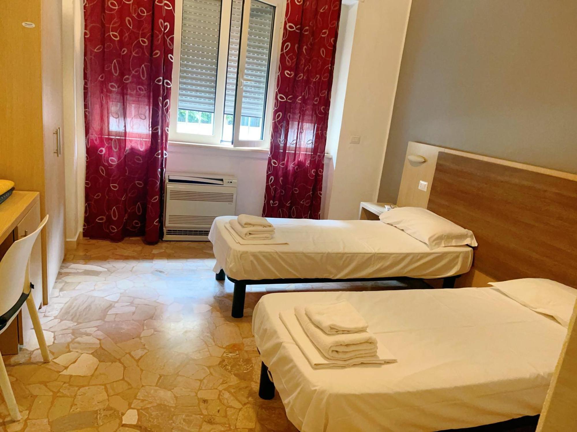 Hotel Bissi Мілан Екстер'єр фото