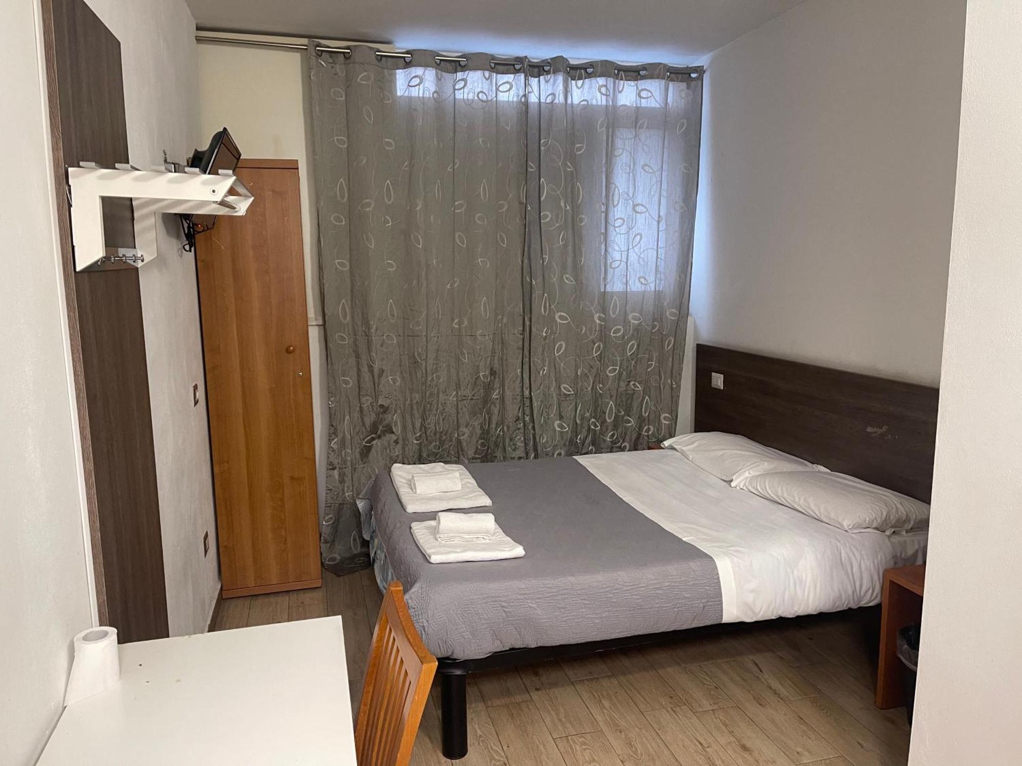 Hotel Bissi Мілан Екстер'єр фото